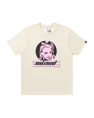 Pinkes Badge-T-Shirt