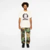 Pinkes Badge-T-Shirt